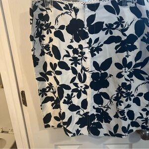 Chic Black and White Floral Mini Skirt